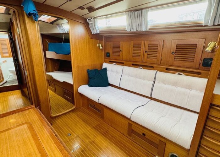 Hallberg-Rassy 45 37