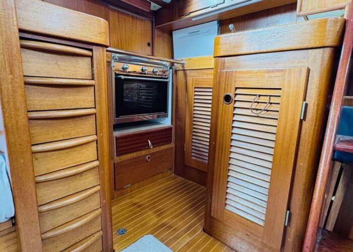 Hallberg-Rassy 45 47