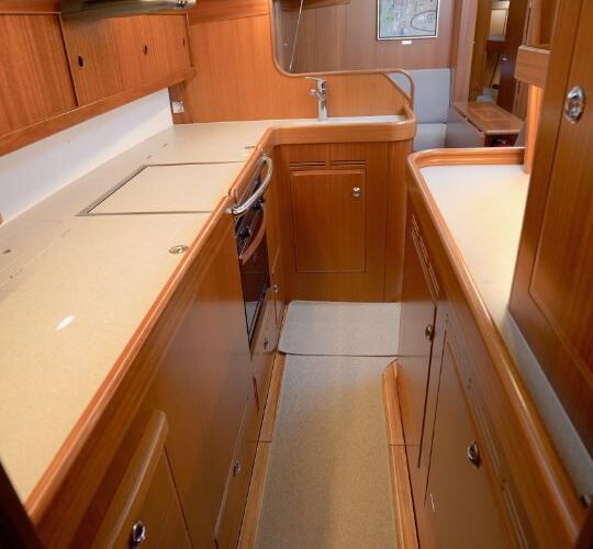 Hallberg-Rassy 44 102
