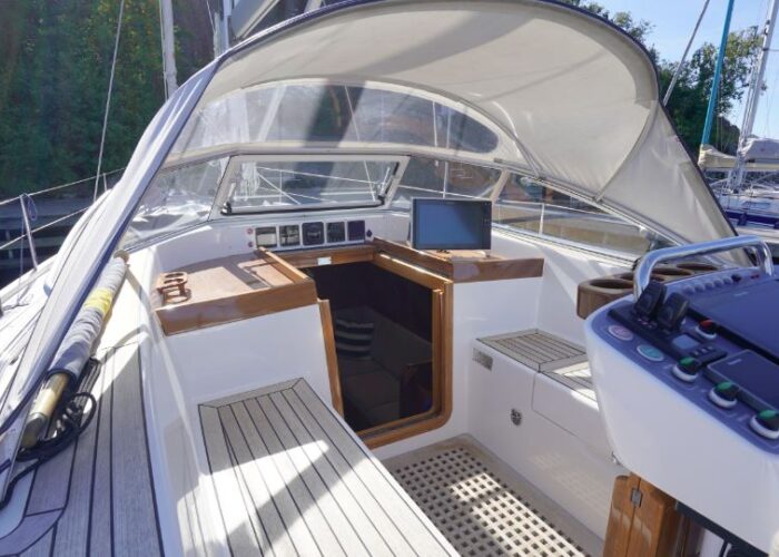 Hallberg-Rassy 44 42
