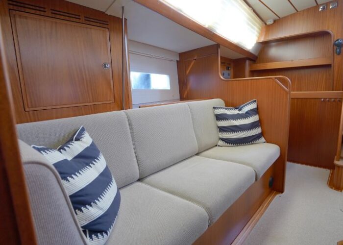 Hallberg-Rassy 44 76