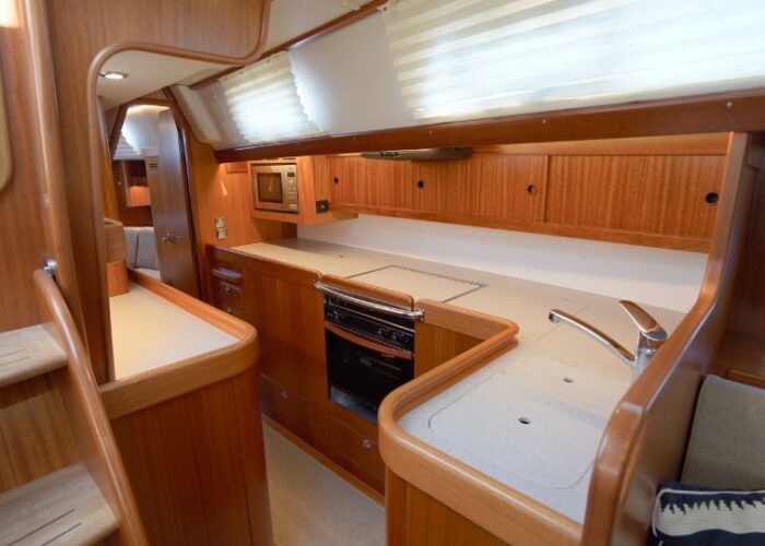 Hallberg-Rassy 44 84