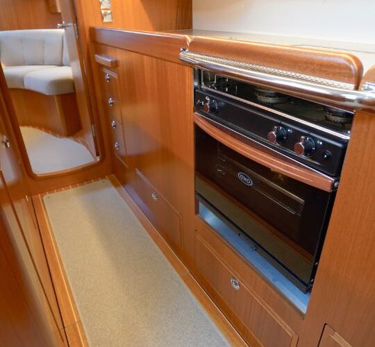 Hallberg-Rassy 44 88