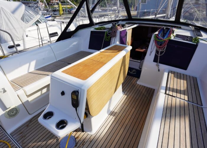 Dufour 410 Grand Large 23