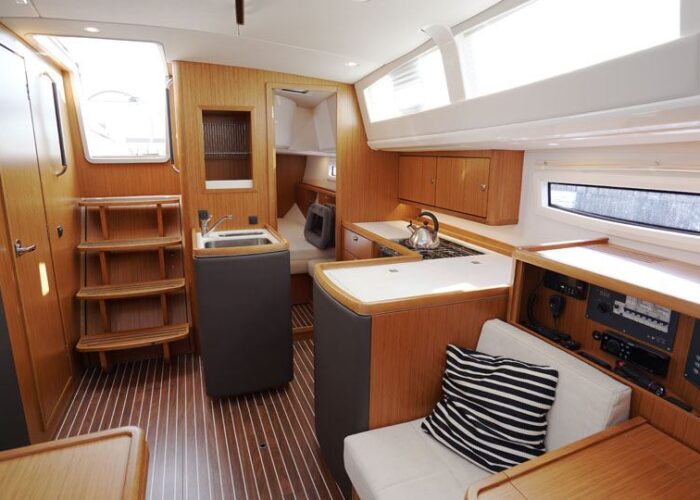 Bavaria Vision 42 23