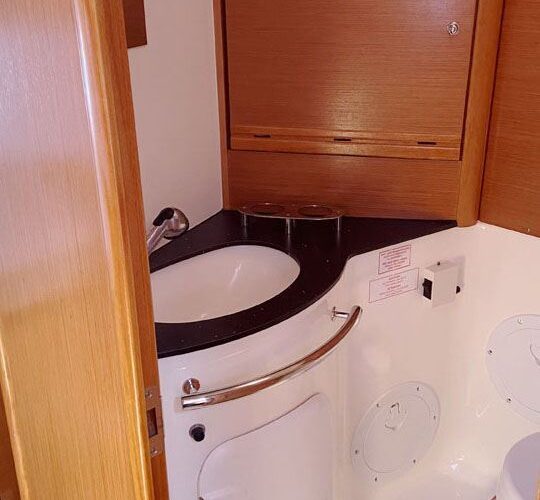 Bavaria Cruiser 40 16