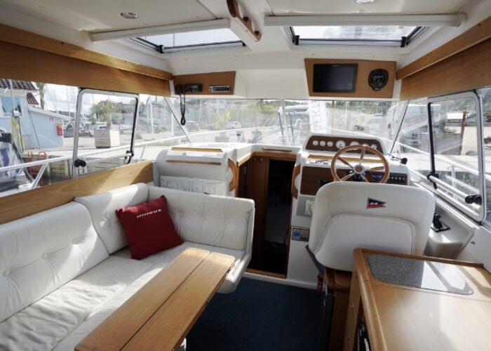 Nimbus 320 Coupe 10
