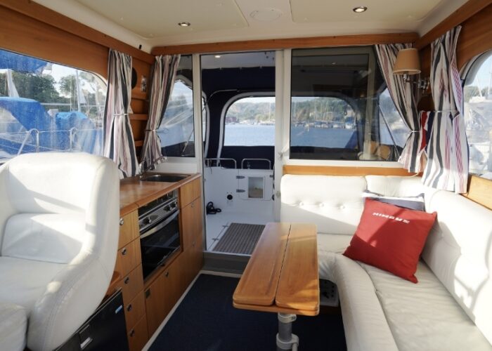Nimbus 320 Coupe 11