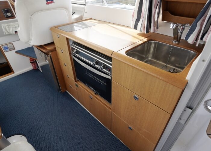 Nimbus 320 Coupe 15