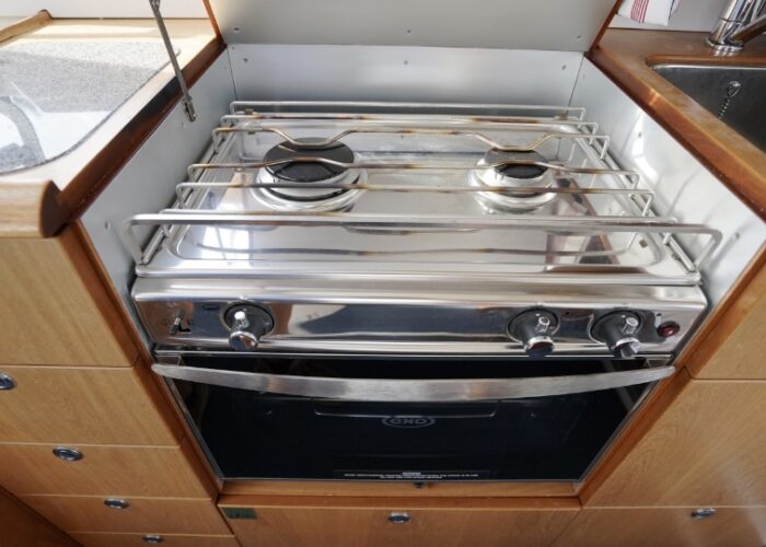 Nimbus 320 Coupe 16