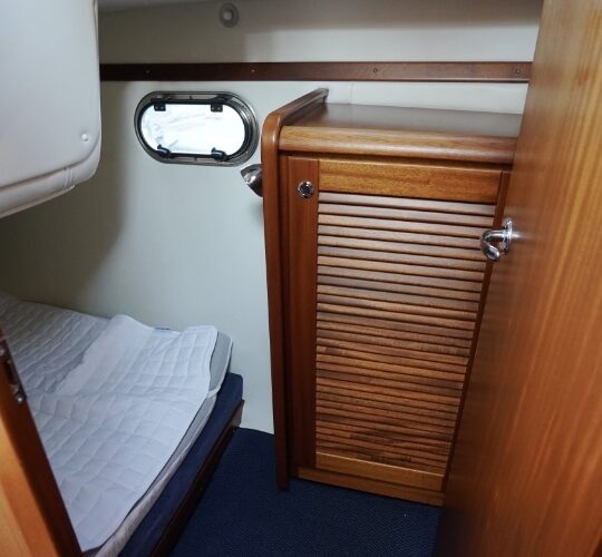 Nimbus 320 Coupe 20