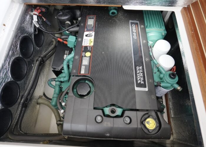 Nimbus 320 Coupe 22