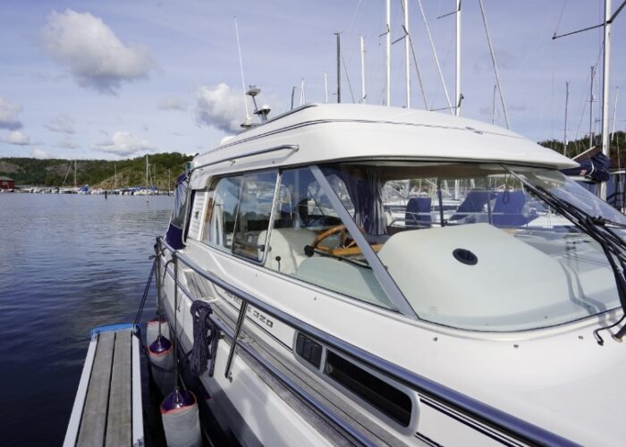 Nimbus 320 Coupe 24