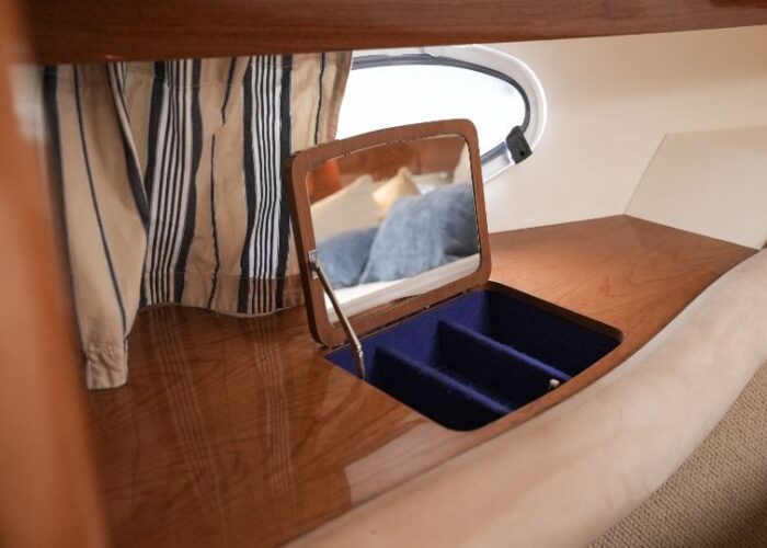 Princess V42, DECKADENCE 23