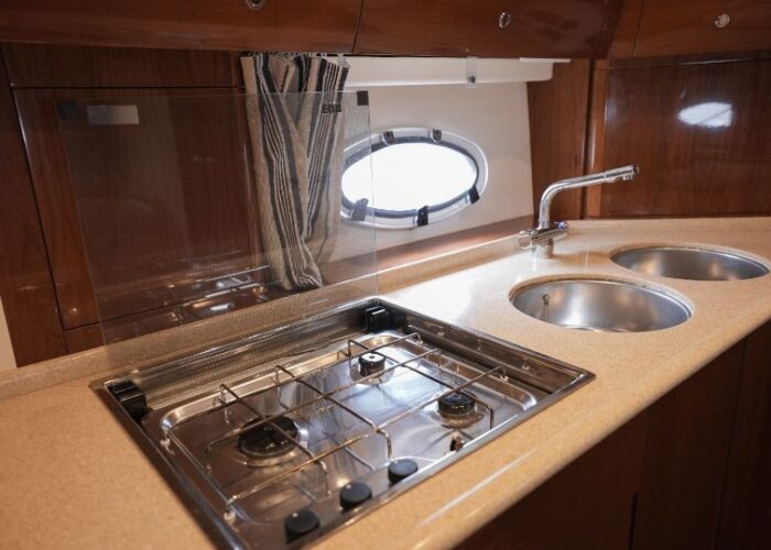 Princess V42, DECKADENCE 32
