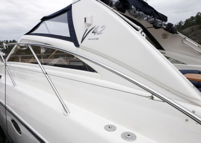 Princess V42, DECKADENCE 8