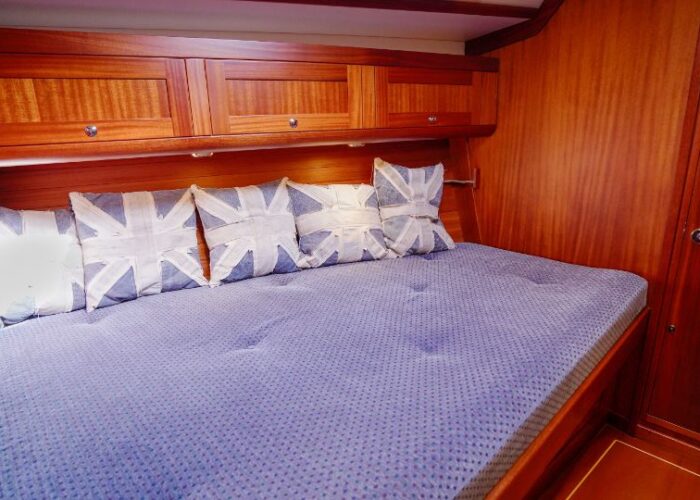 Sweden Yachts 45, LEONA 40