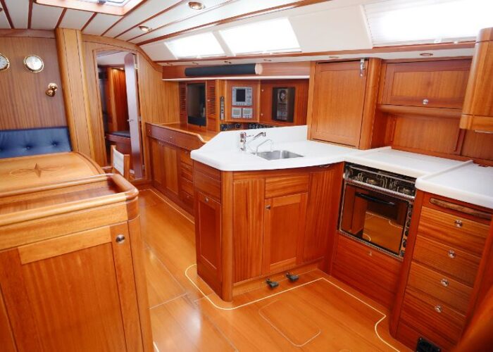 Sweden Yachts 45, LEONA 72