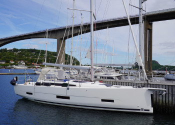 Dufour 390, JOY